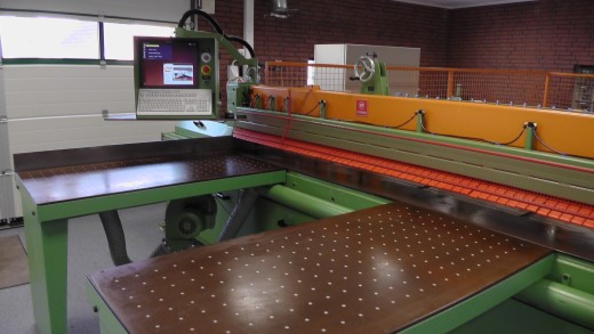 Plattenaufteilanlage PA 4027